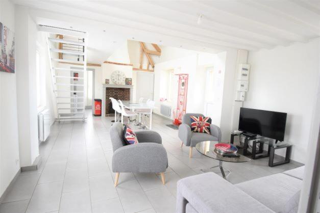 Gite De La Petite Forge Clevilliers Bagian luar foto